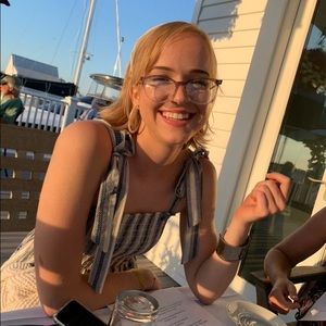 Meet your Posher, Alexandra